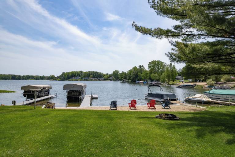 House Canadian Lakes