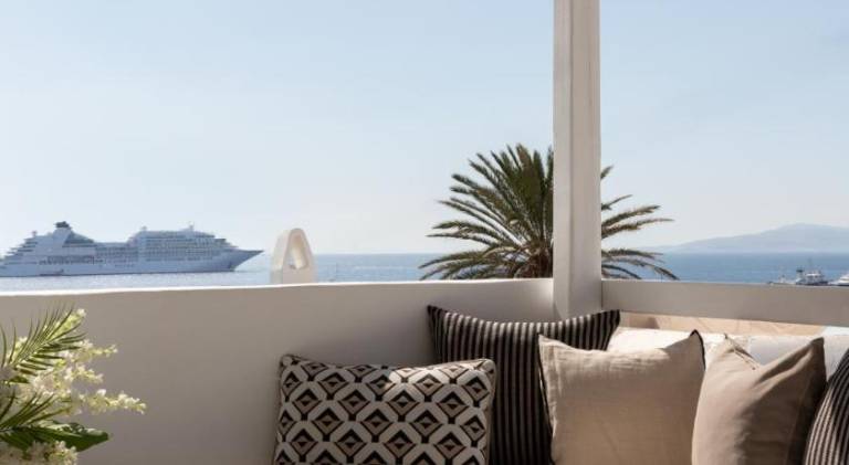 Vacation home with terrace — photo 4