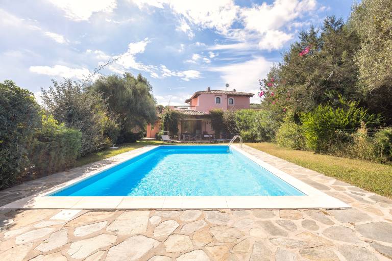 Holiday Home 'Villa Rosa with Private Pool', Wi-Fi and Air Conditioning — photo 2