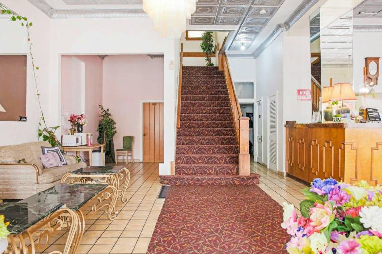 OYO Historic Cameron Hotel Brownsville I-69E — photo 5