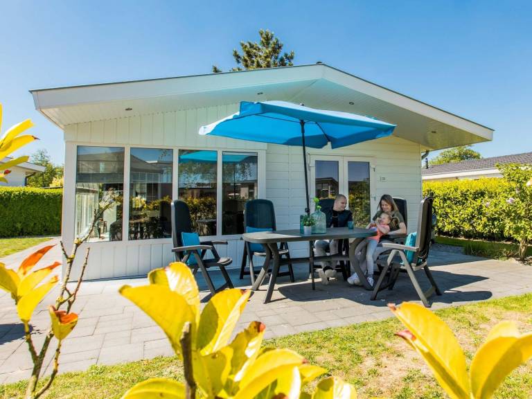 Vacation home with patio & garden — photo 5