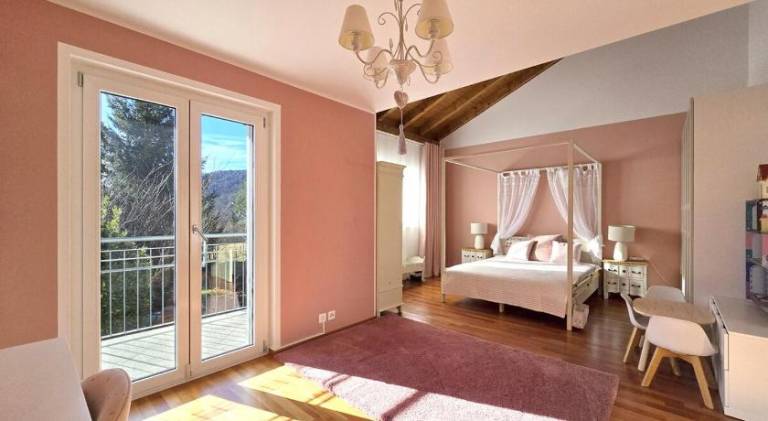 Villa with sauna, patio & jacuzzi | Perfect for remote work — photo 2