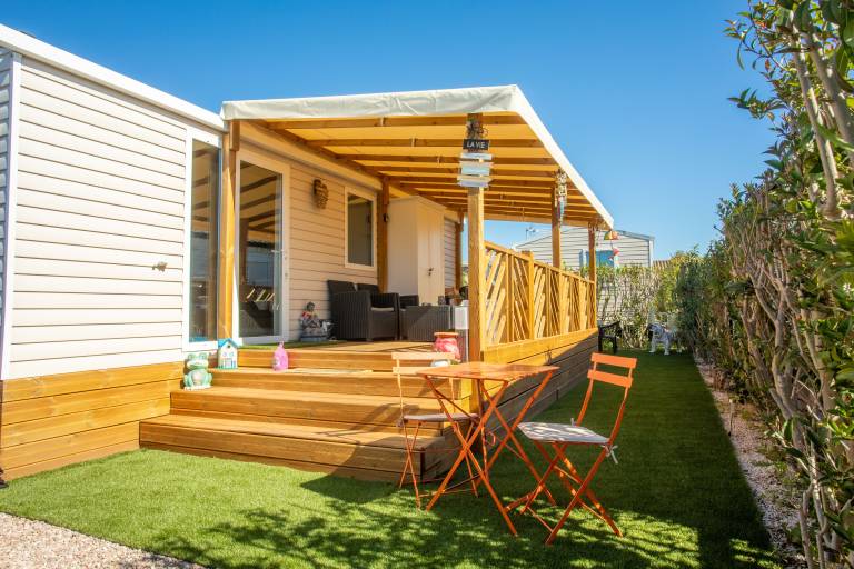 New Comfortable Mobile Home with Private Terrace, Garden, and Air Conditioning — photo 2