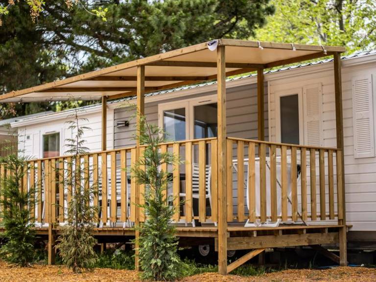 Children-friendly nice mobile home with heated pool, patio & grill | Pets are welcome — photo 4