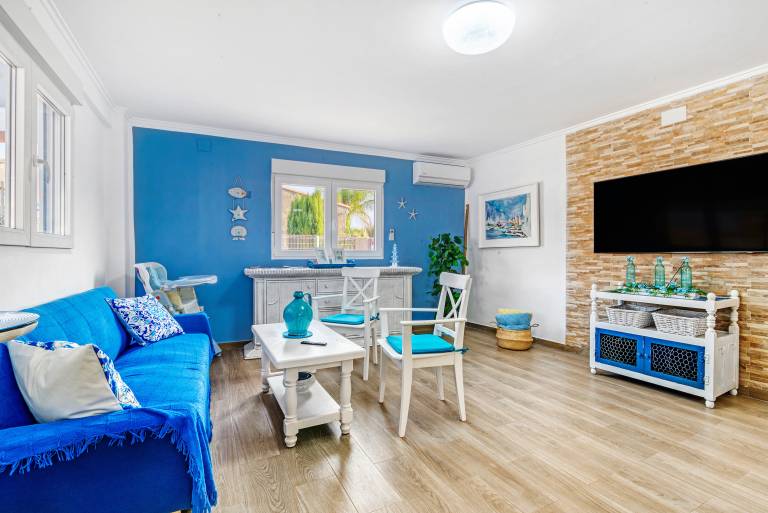 Child-friendly lovely villa with fast internet, patio & private pool | Garden view | Next to the beach | Pets are welcome — photo 5