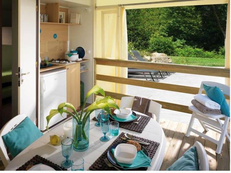 Mobile home with pool & patio — photo 5