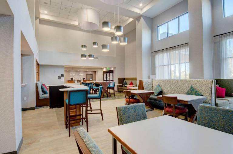 Hampton Inn & Suites Portland West — photo 3