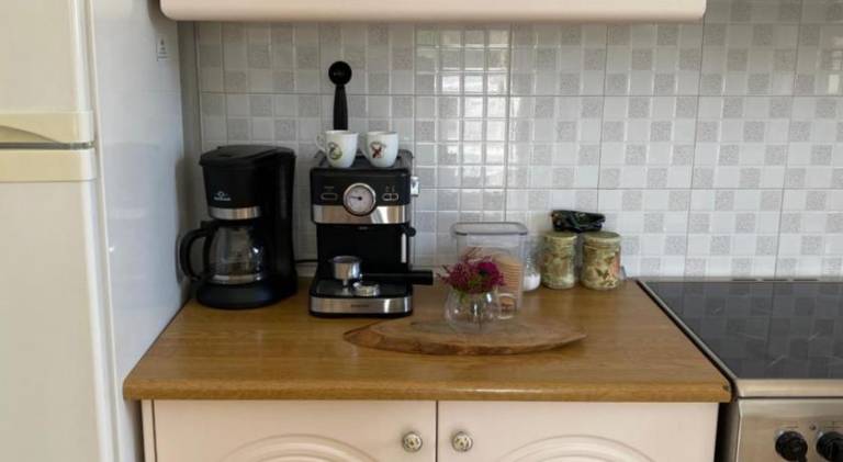 Holiday apartment with garden, BBQ & patio — photo 4