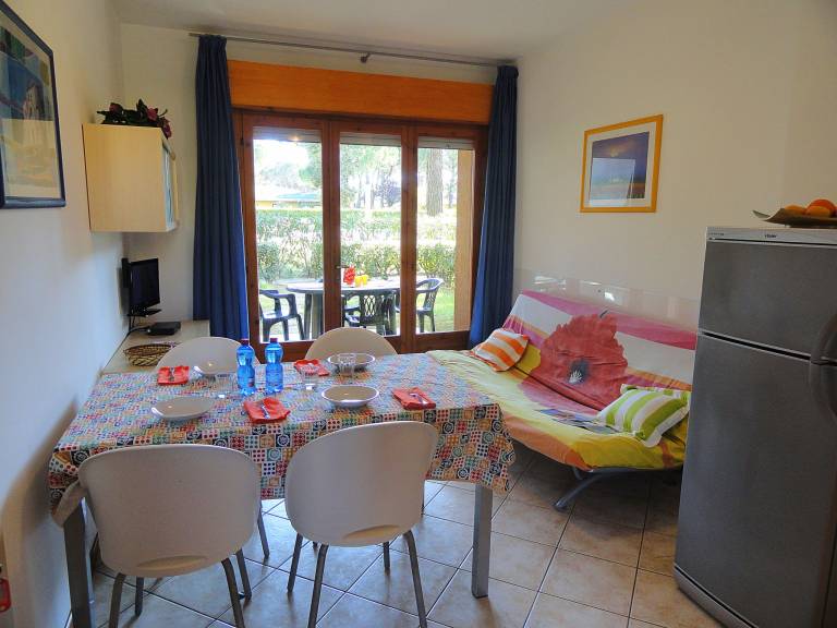 Apartment with terrace, garden & pool | Pets allowed — photo 4