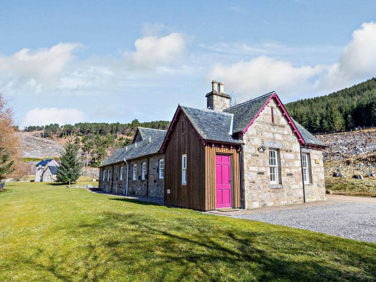 House | Water view in Strathpeffer