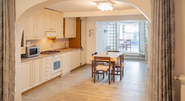 Holiday apartment with terrace — photo 3