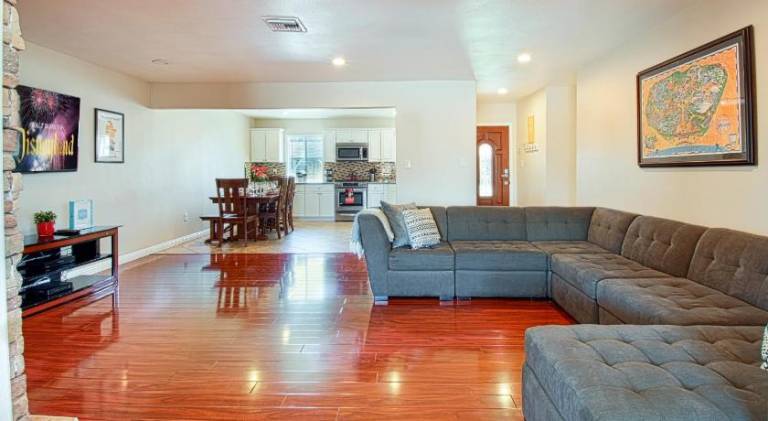 Fully equipped vacation home with hot tub, barbecue & private pool | Pets are welcome — photo 4