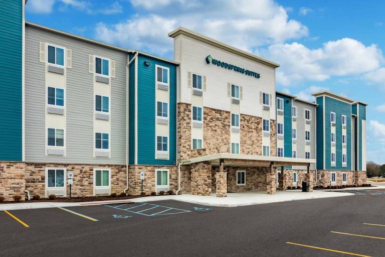 WoodSpring Suites Toledo Maumee — photo 5