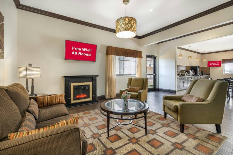 Red Roof Inn & Suites Sulphur Springs — photo 2