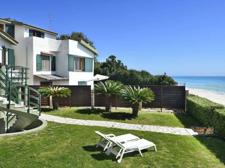 Fully equipped wonderful villa with terrace, garden & barbecue | Sea view | Close to the beach | Good for workation | Pet-friendly — photo 2