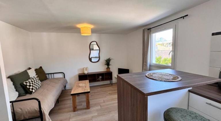 Rental apartment with 1 room for 5 persons in La Seyne-sur-Mer