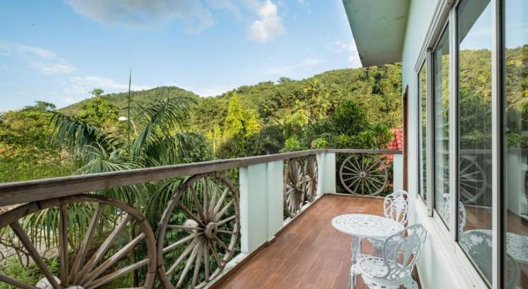 Lovely bungalow with garden, jacuzzi & pool | Pet-friendly — photo 4