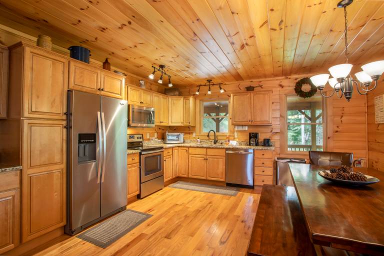 Cabin with BBQ & hot tub | Mountain view — photo 5
