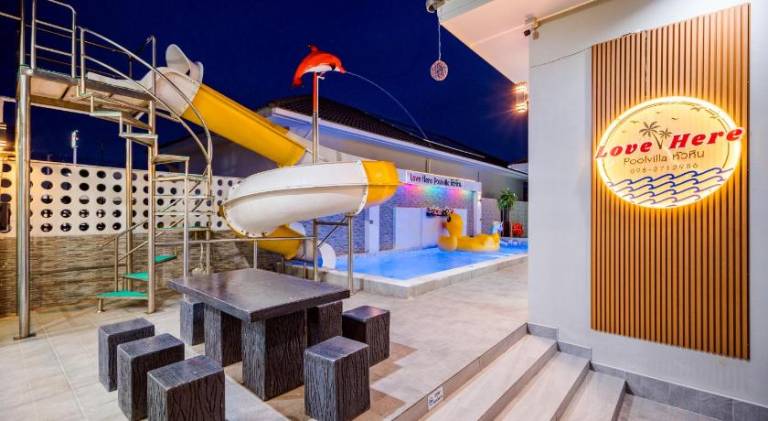 Villa with pool, barbecue & garden — photo 4