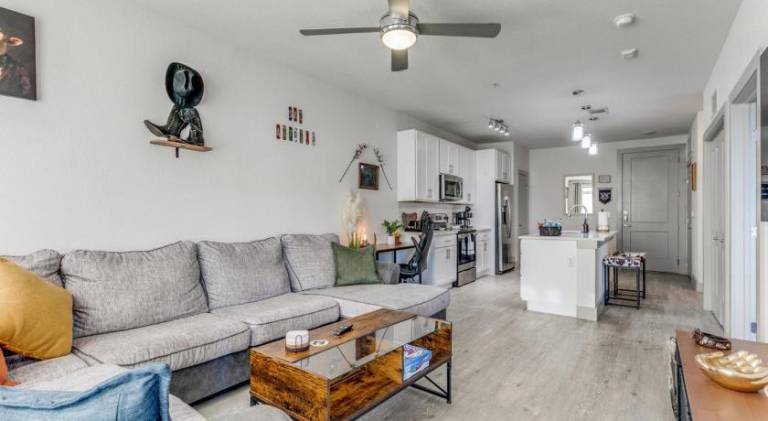San Antonio TX Condo on Riverwalk w King Ste, Pets in San Antonio, TX