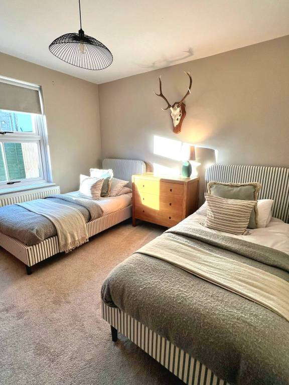 House with yard | Garden view in Ringwood