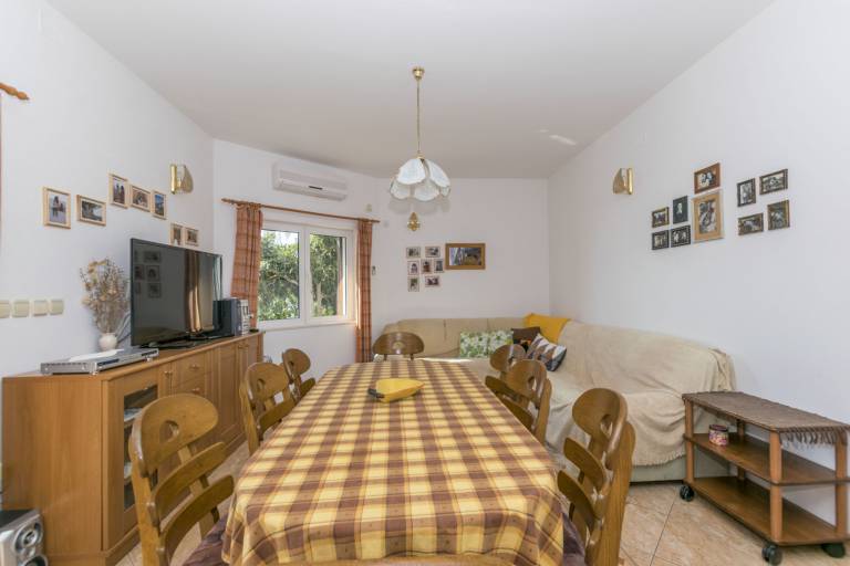 Fully equipped house with private pool, yard & barbeque | Garden view | Pets allowed — photo 5