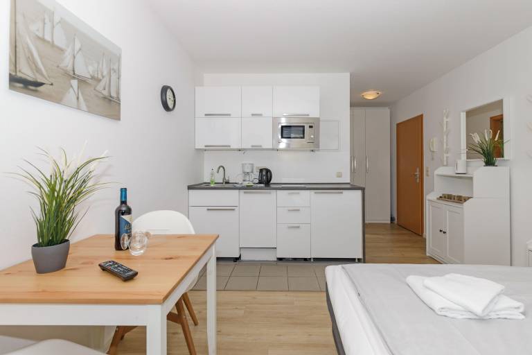 Rental apartment with terrace & yard — photo 2