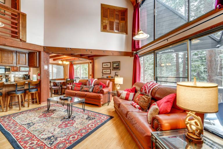 Shuttle to Slopes: Northstar Gem w/ Hot Tub Access — photo 4