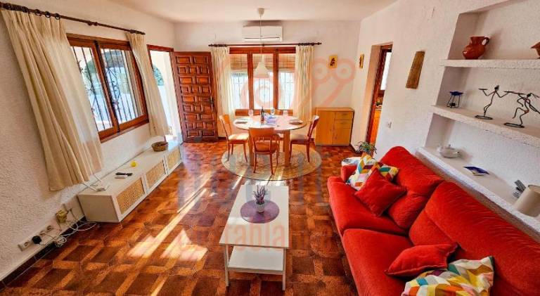 Pleasant vacation home with private pool, terrace & garden | Dogs allowed — photo 2
