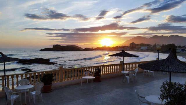 Big holiday apartment with yard & patio | Next to the beach | Pet-friendly — photo 3
