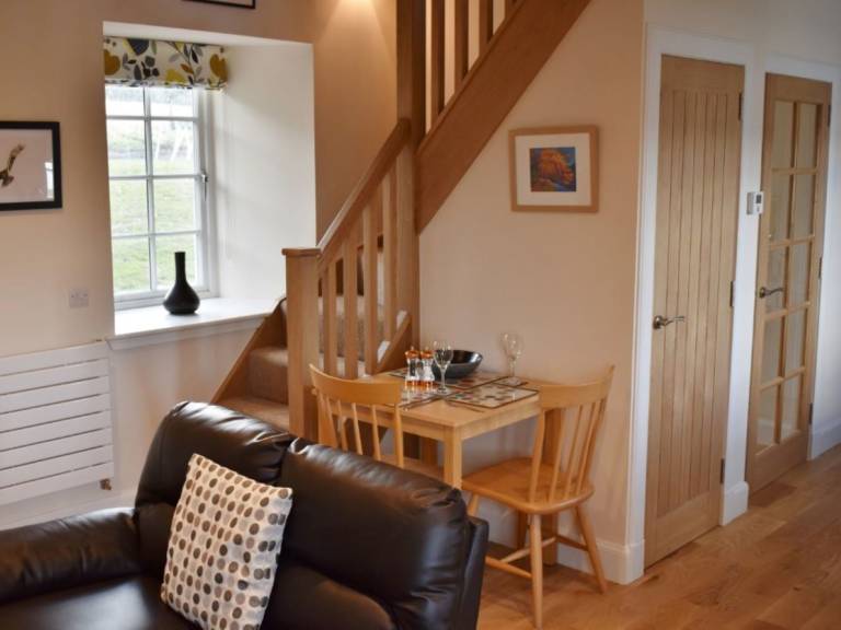 Cottage with yard & BBQ | River view — photo 4