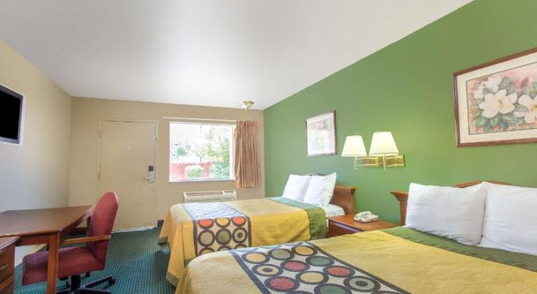 Super 8 By Wyndham Durham/University Area Nc — photo 4