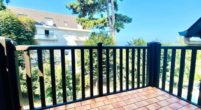 Holiday apartment with patio — photo 5