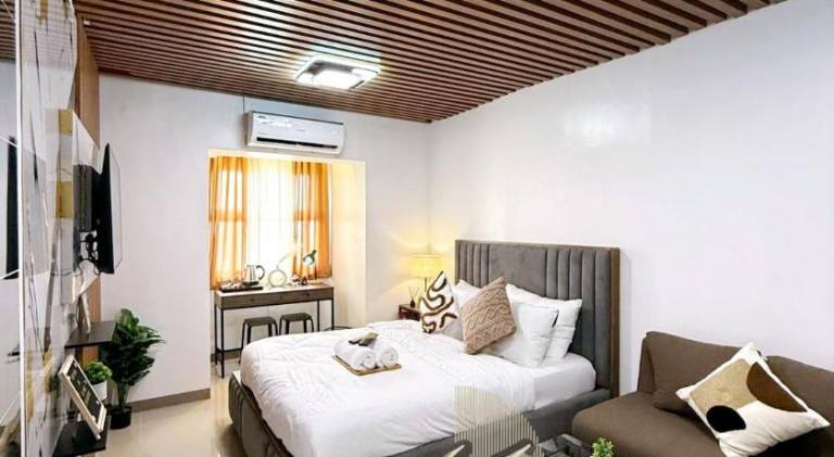 Serviced apartment with private pool & garden | Dogs allowed in Manila