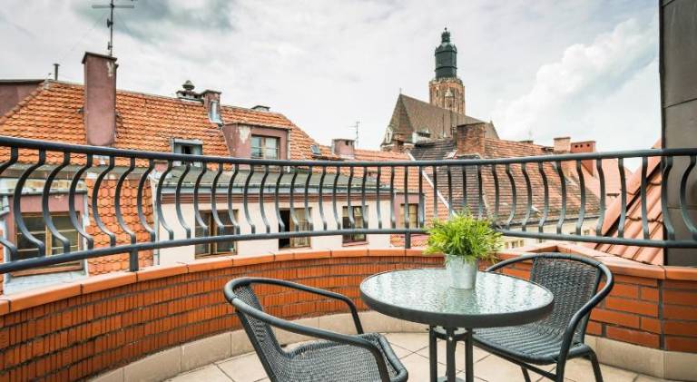 Holiday apartment with patio | Near Market Square — photo 4