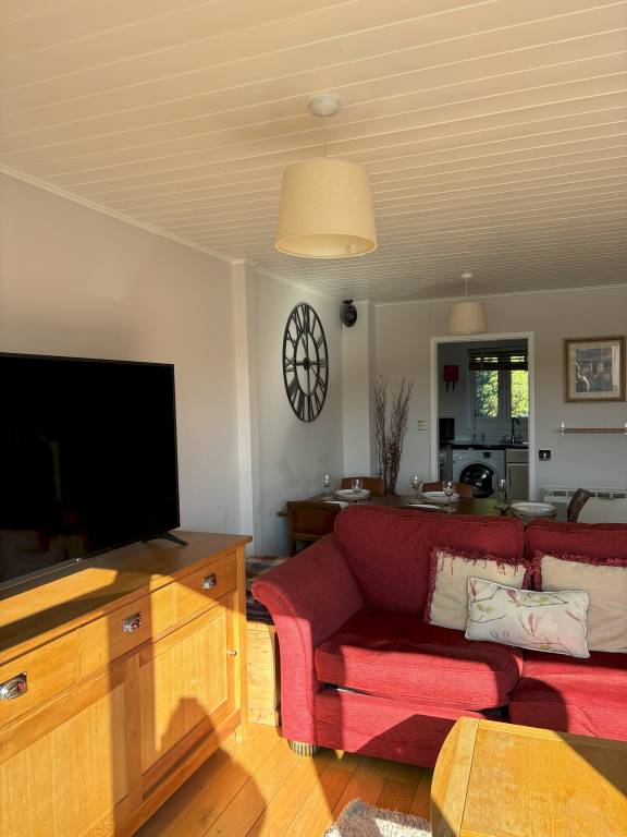 Fully equipped lodge with barbeque | Pets allowed — photo 2