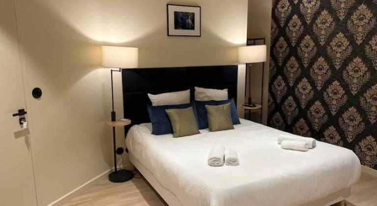 Apartment | Near Bordeaux Cathedral in Bordeaux