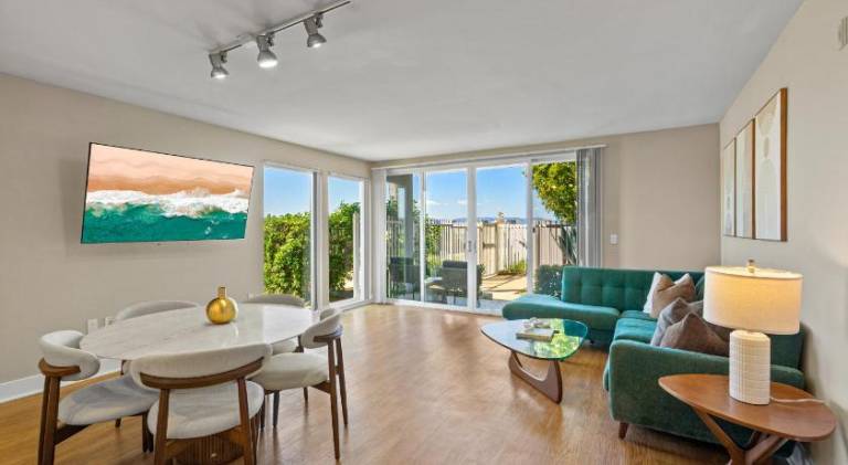 Oceanfront Serenity - 2BR Marina del Rey Luxury Suite in Marina, CA