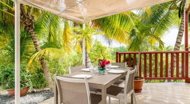 Vacation home with grill, yard & patio — photo 5