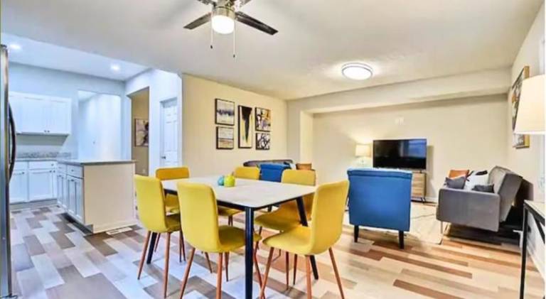 Ample vacation home | Pet-friendly — photo 5