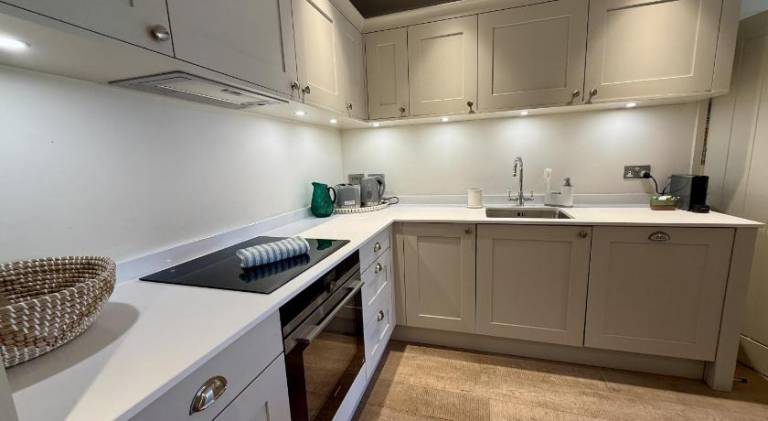 Holiday apartment with patio | Close to Roman Baths | Good for workation — photo 4
