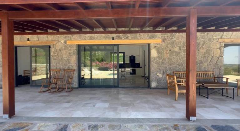Villa with private pool, yard & patio — photo 5