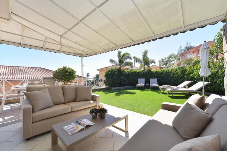 Chalet with patio, garden & pool | Suitable for remote work — photo 3
