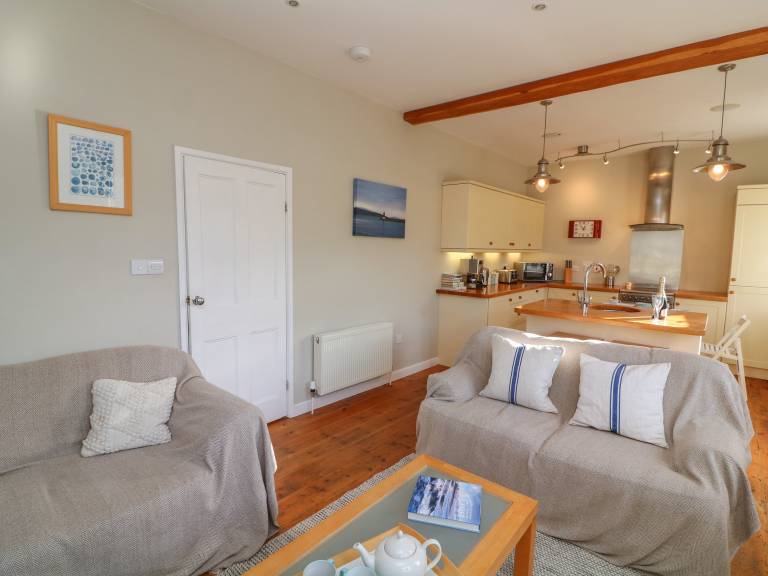 Cottage | Beach view — photo 2