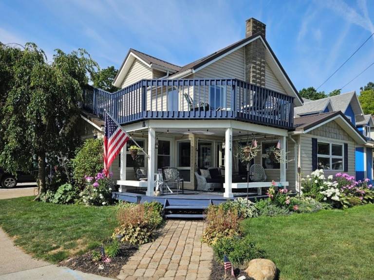 House  Huron