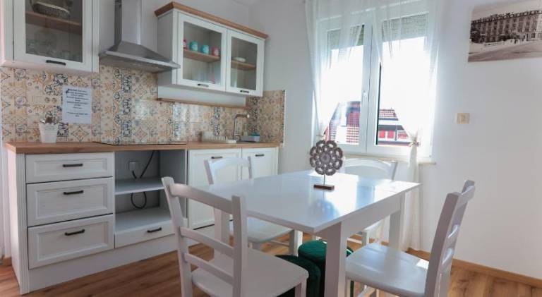 Serviced apartment with garden & terrace — photo 4