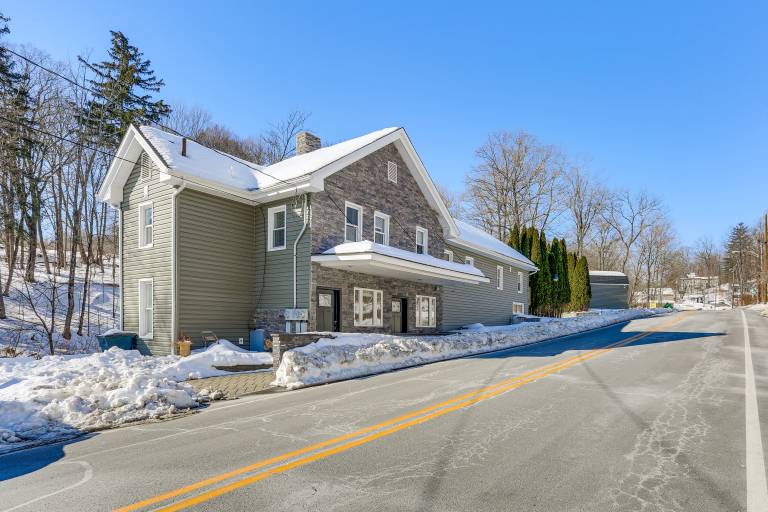 Extended Stay in Skylands! Pet-Friendly Retreat in Vernon, NJ