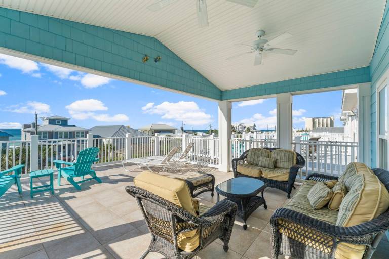 Big vacation home with patio | Beach nearby | Dogs allowed — photo 4
