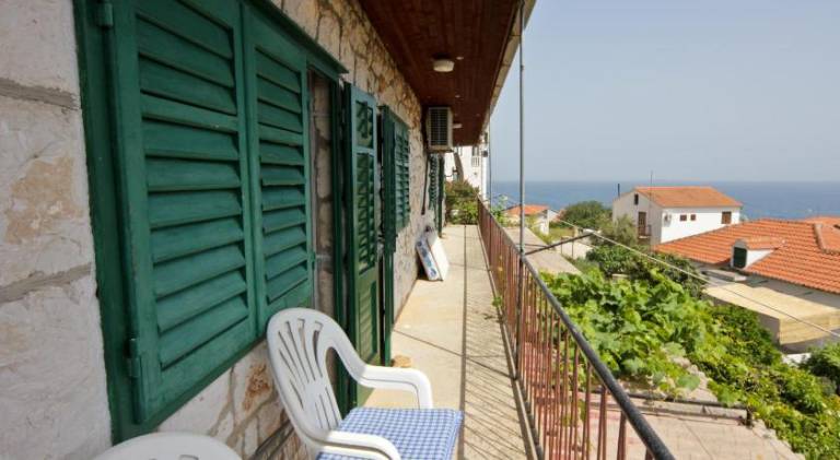 Apartment with garden, BBQ & terrace — photo 3