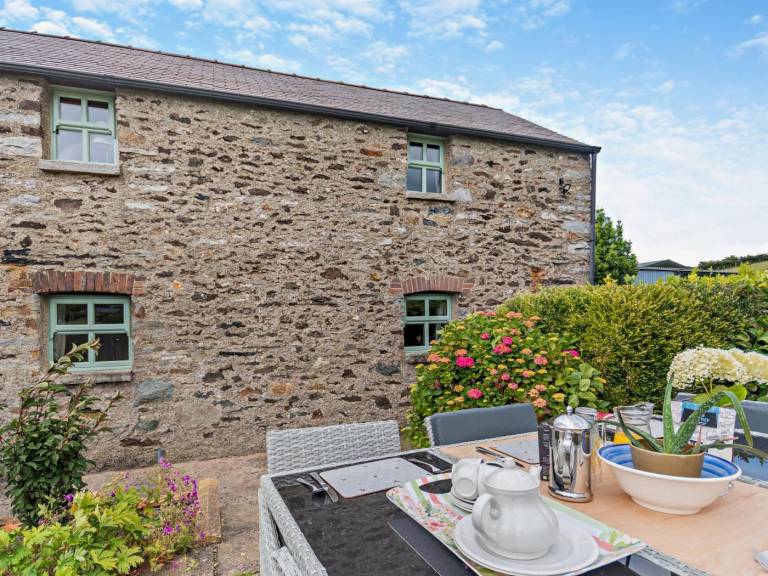 Fully equipped charming cottage with sauna & yard | Dogs allowed in Conwy